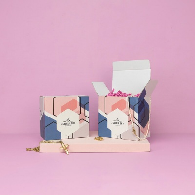 Corrugated cardboard protection for jewelry 