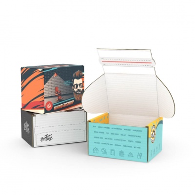 Vollfl&auml;chig bedruckter Klappkarton mit Klebestreifen