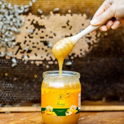 Honey jar with printed honey label