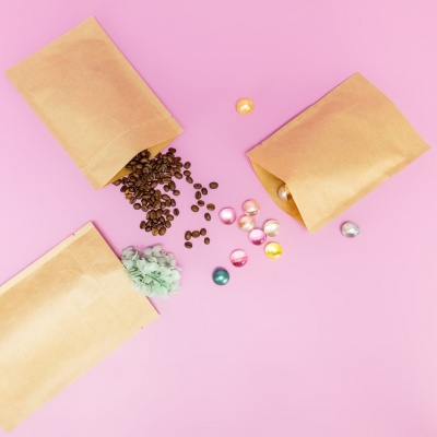 Standbodenbeutel aus braunem Kraftpapier