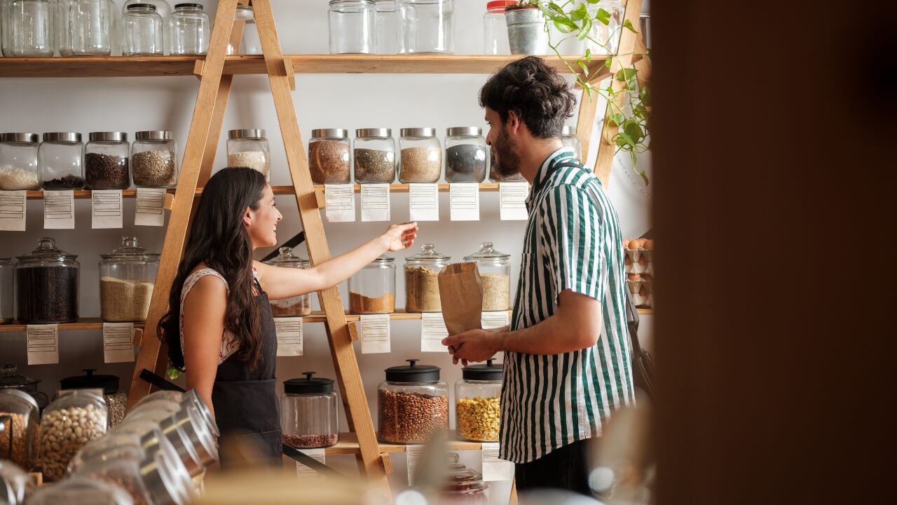 Nachhaltige Verpackung aus Graspapier Nachhaltige Verpackung aus Graspapier